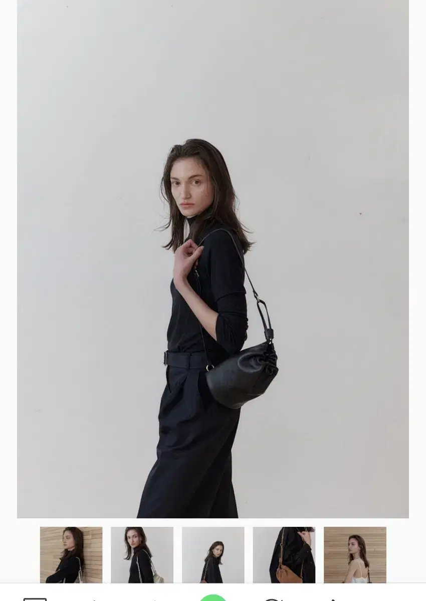 OSTKAKA Bag Fiore Mini Tote Black on Bunjang Global Site. OSTKAKA Bag Fiore Mini Tote Black on Bunjang Global Site.